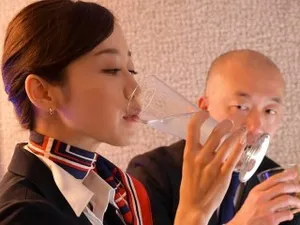 Cậu thanh niên ngây ngô được cô bạn thân chỉ dạy cách phá trinh